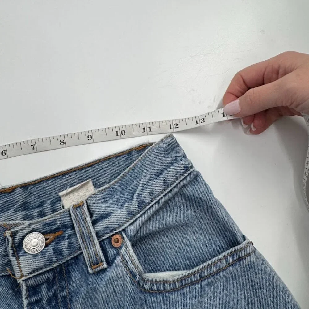 Vintage Levi's 550 Relaxed Fit Tapered Leg Jeans - Size 2 Petite - Picture 13 of 15